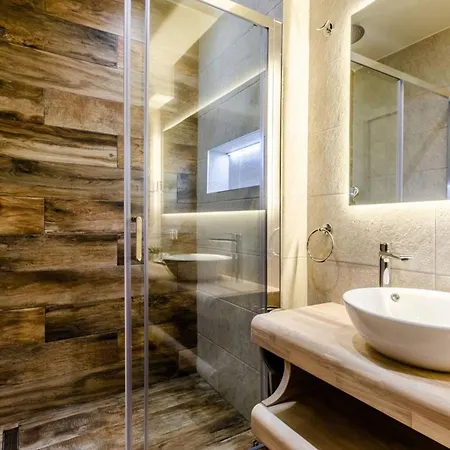 Luxury Seafront Gabriela With Pool And Gym *
