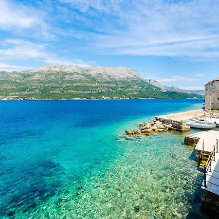Βίλα Luxury Seafront Gabriela With Pool And Gym *