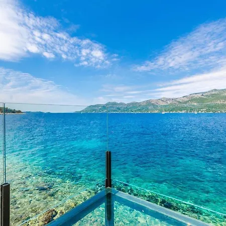Luxury Seafront Gabriela With Pool And Gym Βίλα *