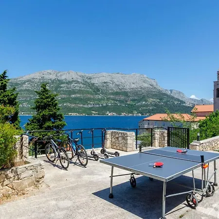 Luxury Seafront Gabriela With Pool And Gym Βίλα