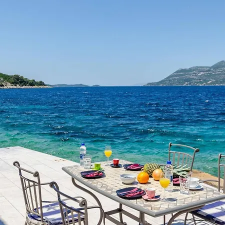 Luxury Seafront Gabriela With Pool And Gym * Κόρτσουλα