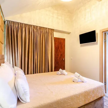 Villa Luxury Seafront Gabriela With Pool And Gym