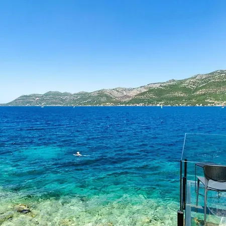 Villa Luxury Seafront Gabriela With Pool And Gym