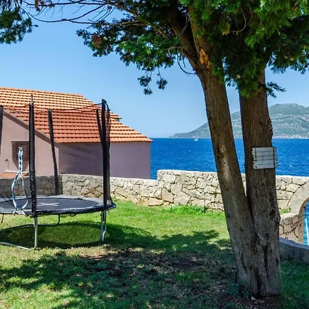 Luxury Seafront Gabriela With Pool And Gym *
