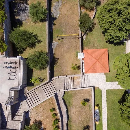 Luxury Seafront Gabriela With Pool And Gym Villa *