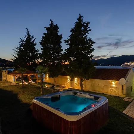 Luxury Seafront Gabriela With Pool And Gym Villa Korcula Town