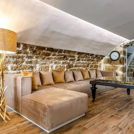 Luxury Seafront Gabriela With Pool And Gym *