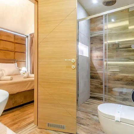 Luxury Seafront Gabriela With Pool And Gym *