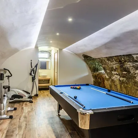 Luxury Seafront Gabriela With Pool And Gym *