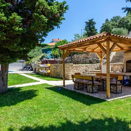 Villa Luxury Seafront Gabriela With Pool And Gym