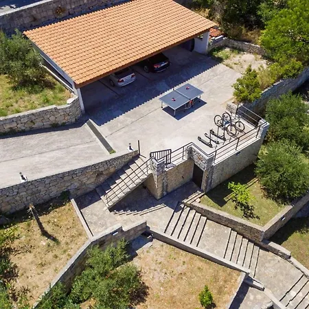 Villa Luxury Seafront Gabriela With Pool And Gym